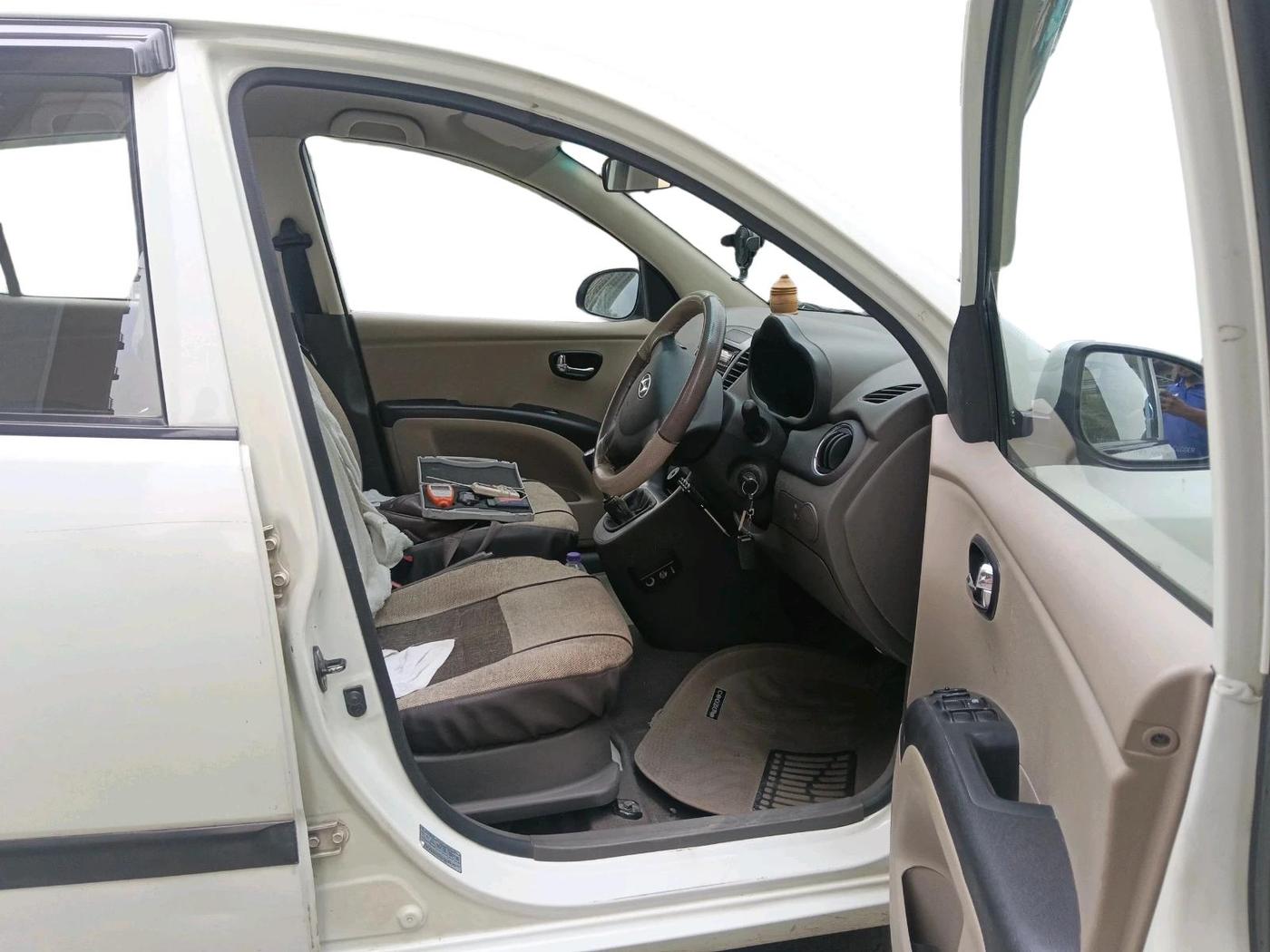 2012 Hyundai i10 MAGNA 1.2, Petrol, Manual, 75,362 km, interior