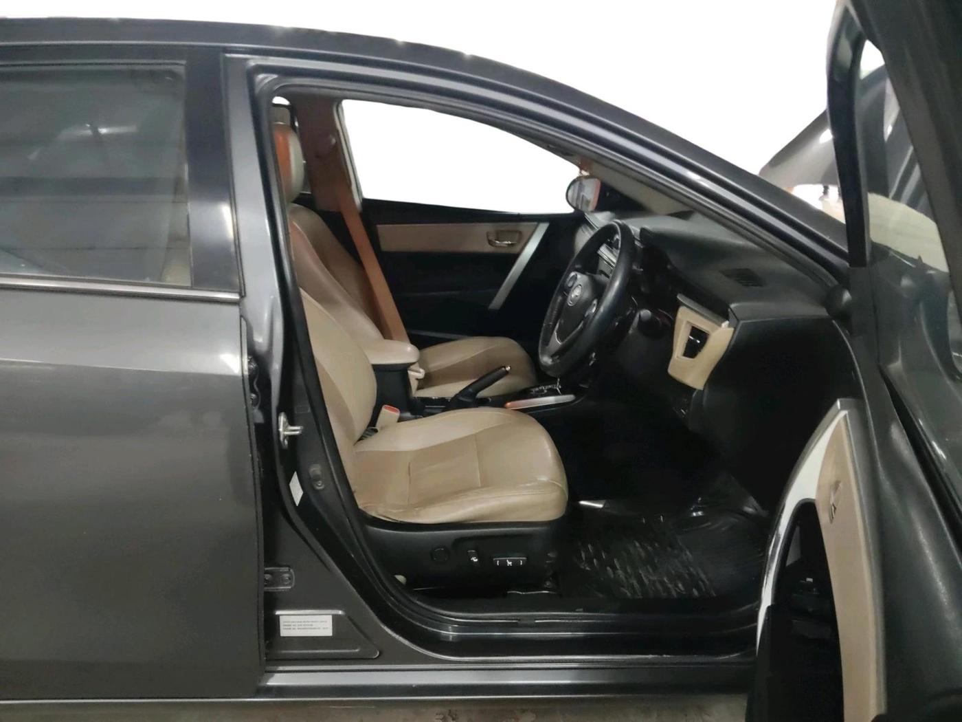 2016 Toyota Corolla Altis VL CVT PETROL, Petrol, Automatic, 1,72,173 km, interior