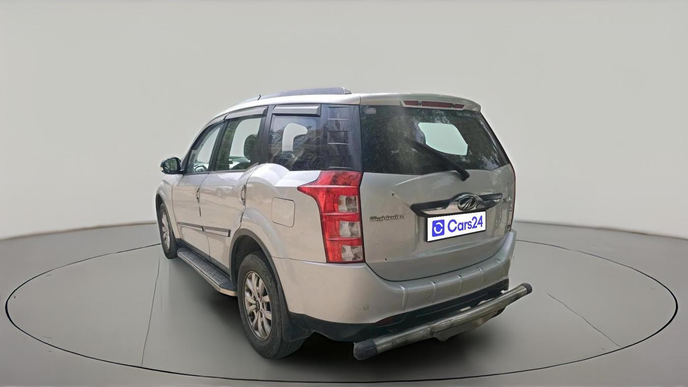 2017 Mahindra XUV500 W10 AT, Diesel, Automatic, 1,67,096 km, exterior