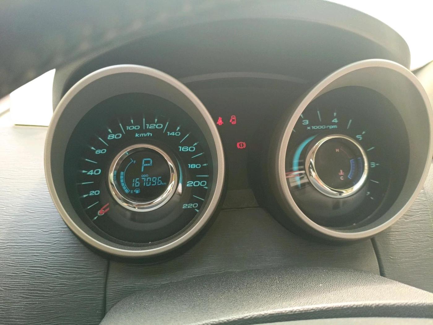 2017 Mahindra XUV500 W10 AT, Diesel, Automatic, 1,67,096 km, interior