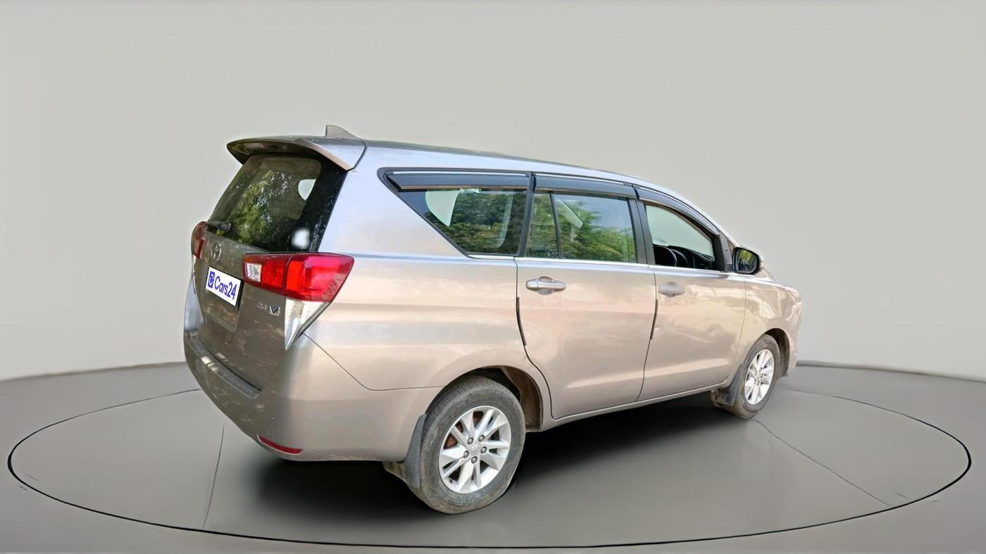 2020 Toyota Innova Crysta 2.4 GX 7 STR, Diesel, Manual, 1,23,736 km, exterior