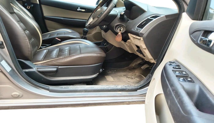 2012 Hyundai i20 SPORTZ 1.2, Petrol, Manual, 1,43,500 km, interior
