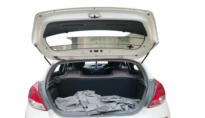 2013 Hyundai i20 MAGNA 1.2, Petrol, Manual, 67,919 km, exterior