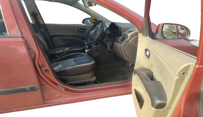 2011 Hyundai i10 MAGNA 1.2, Petrol, Manual, 2,22,679 km, interior