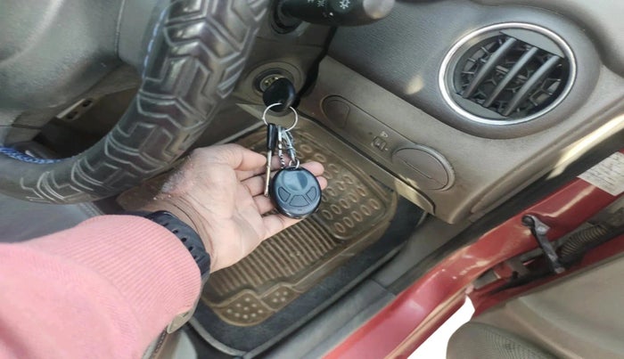 2011 Hyundai i10 MAGNA 1.2, Petrol, Manual, 2,22,679 km, interior