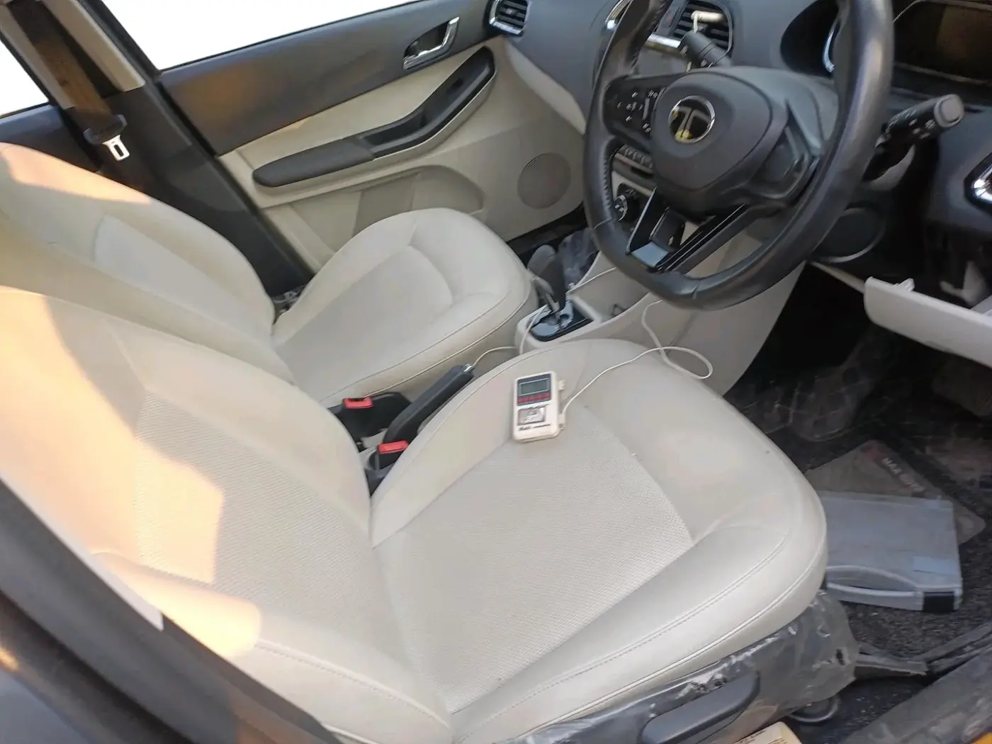 2024 Tata TIGOR XZA Plus iCNG , CNG, Automatic, 37,304 km, interior