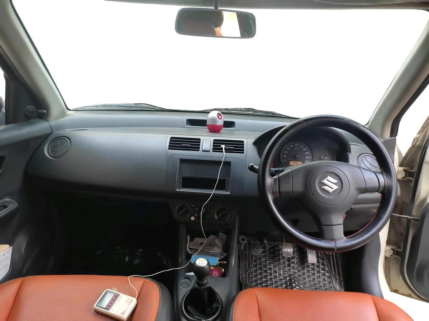 2011 Maruti Swift Dzire LXI, Petrol, Manual, 84,018 km, interior