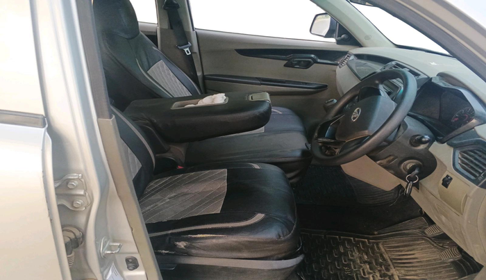 2017 Mahindra Kuv100 K4 D 6 STR, Diesel, Manual, 1,31,880 km, interior
