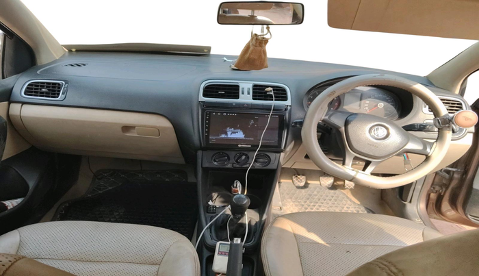2016 Volkswagen Ameo COMFORTLINE 1.2L, CNG, Manual, 1,14,236 km, interior