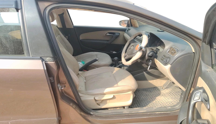 2016 Volkswagen Ameo COMFORTLINE 1.2L, CNG, Manual, 1,14,236 km, interior