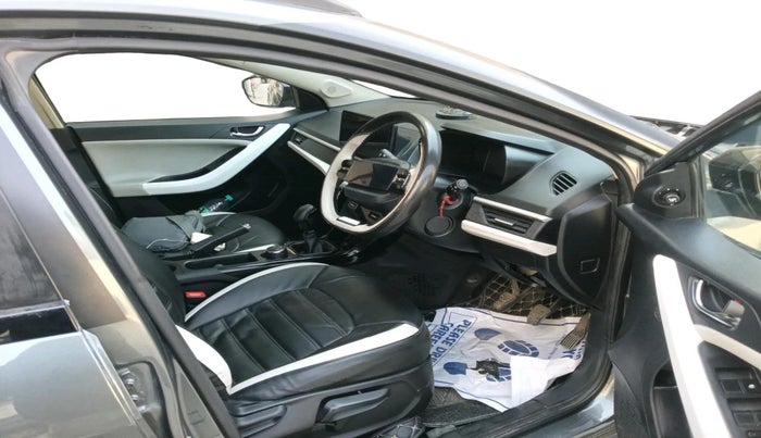 2023 Tata NEXON CREATIVE + SUNROOF 1.2 PETROL, Petrol, Manual, 40,926 km, interior