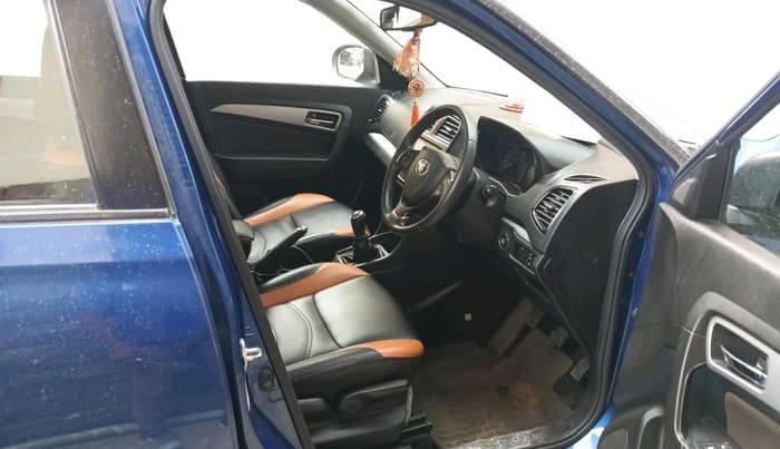 2021 Toyota URBAN CRUISER PREMIUM GRADE MT DUAL TONE, Petrol, Manual, 61,484 km, interior