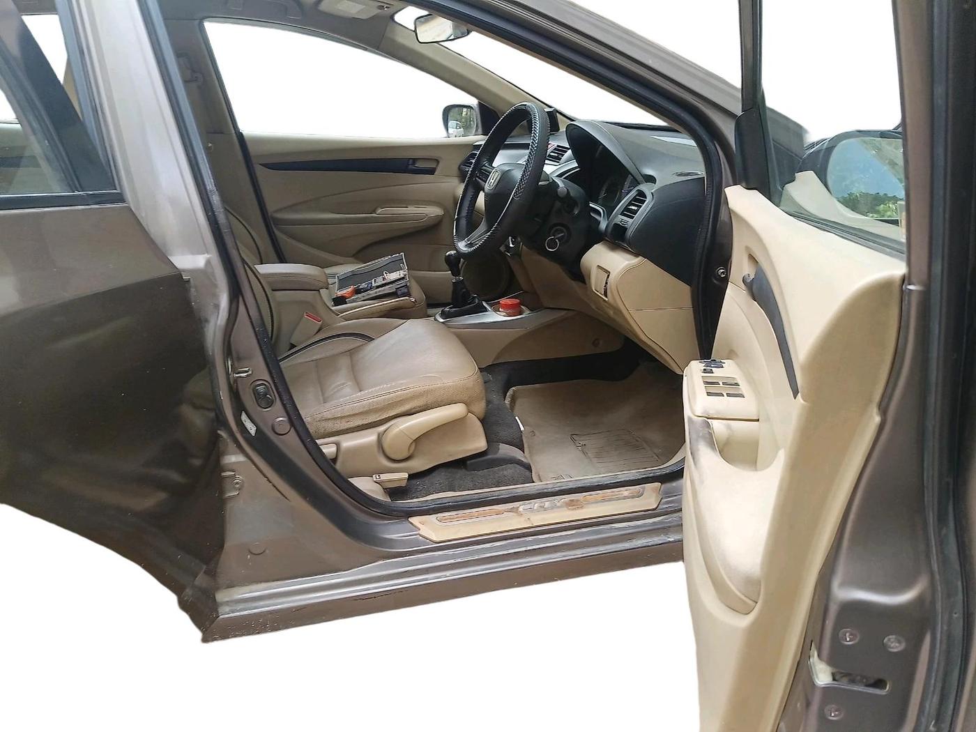 2013 Honda City 1.5L I-VTEC S MT, Petrol, Manual, 1,51,857 km, interior