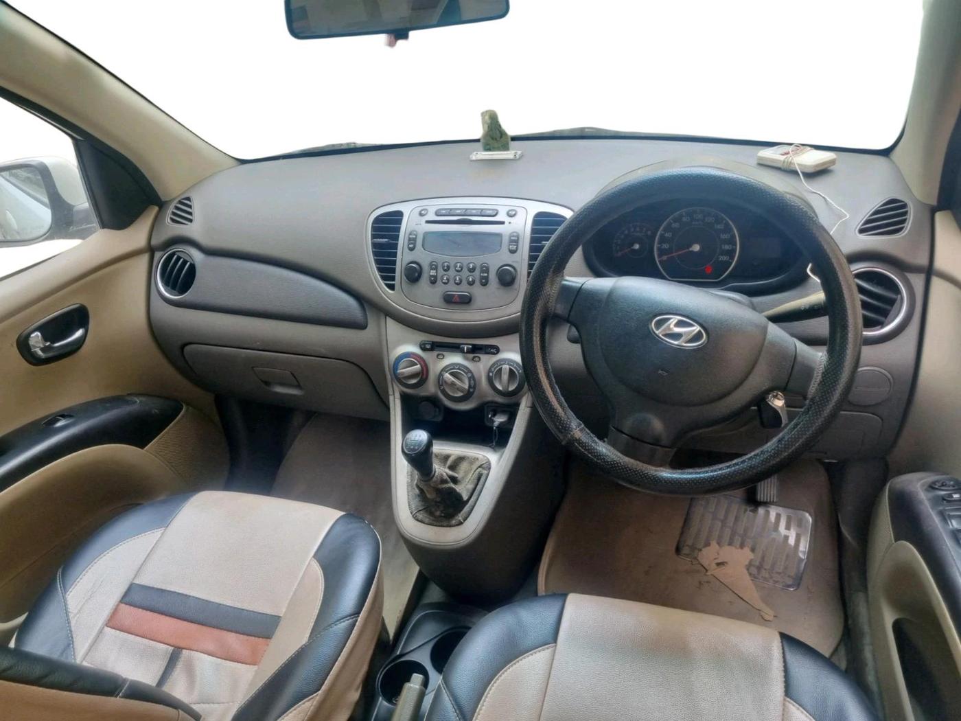 2012 Hyundai i10 SPORTZ 1.2, Petrol, Manual, 77,568 km, interior