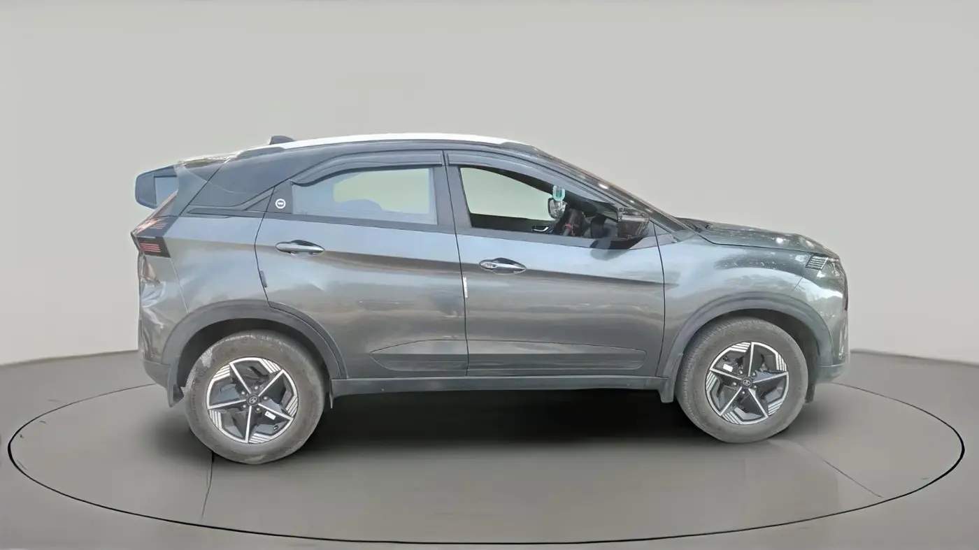 2024 Tata NEXON FEARLESS SUNROOF DCA 1.2 PETROL, Petrol, Automatic, 33,642 km, exterior