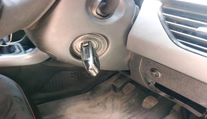 2021 Tata NEXON XM SUNROOF PETROL, Petrol, Manual, 1,42,593 km, interior