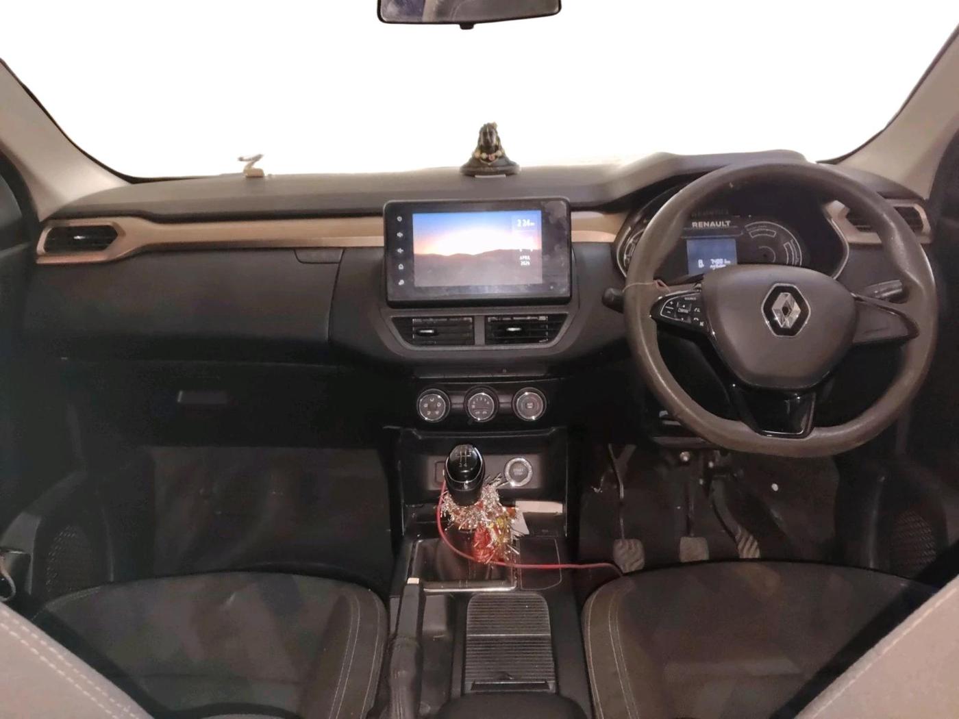 2022 Renault Kiger RXT (O) MT, Petrol, Manual, 74,882 km, interior