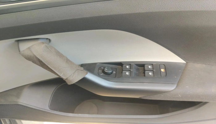 2022 Skoda KUSHAQ AMBITION 1.0L TSI AT, Petrol, Automatic, 22,395 km, interior