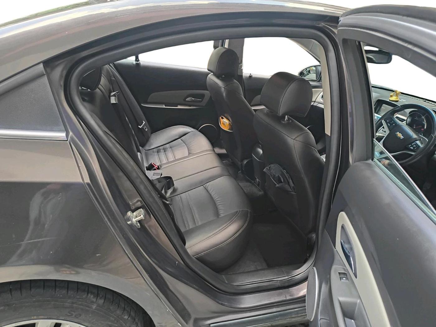 2016 Chevrolet Cruze LTZ, Diesel, Manual, 49,378 km, interior