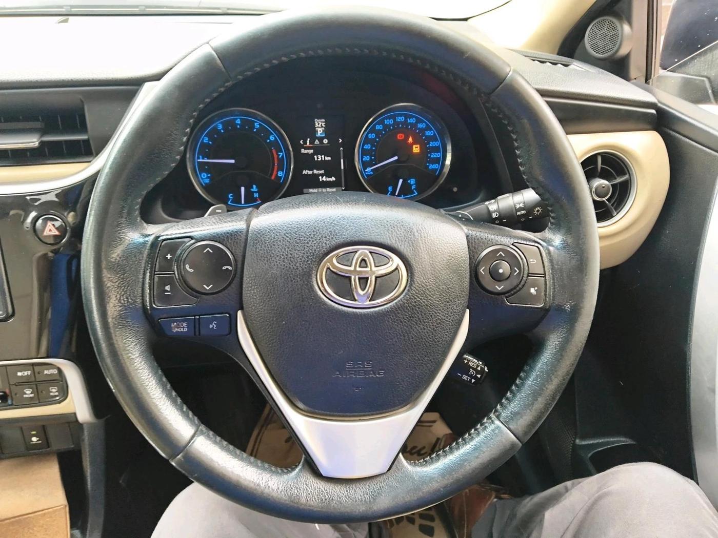 2017 Toyota Corolla Altis VL CVT PETROL, Petrol, Automatic, 1,61,871 km, interior