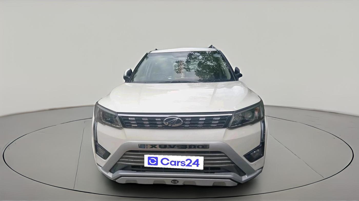 2021 Mahindra XUV300 W8 (O) 1.5 DIESEL, Diesel, Manual, 1,02,885 km, exterior