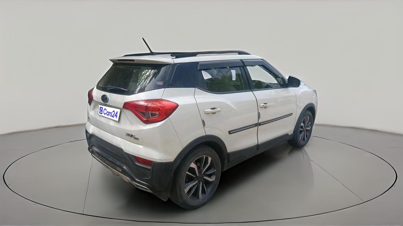 2021 Mahindra XUV300 W8 (O) 1.5 DIESEL, Diesel, Manual, 1,02,885 km, exterior