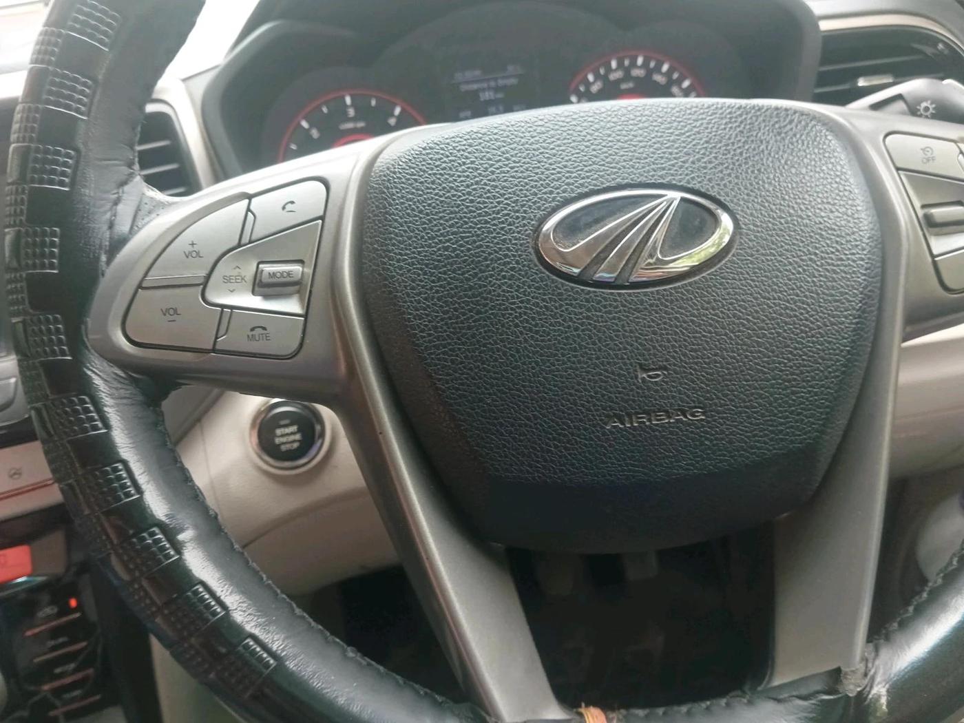2021 Mahindra XUV300 W8 (O) 1.5 DIESEL, Diesel, Manual, 1,02,885 km, interior