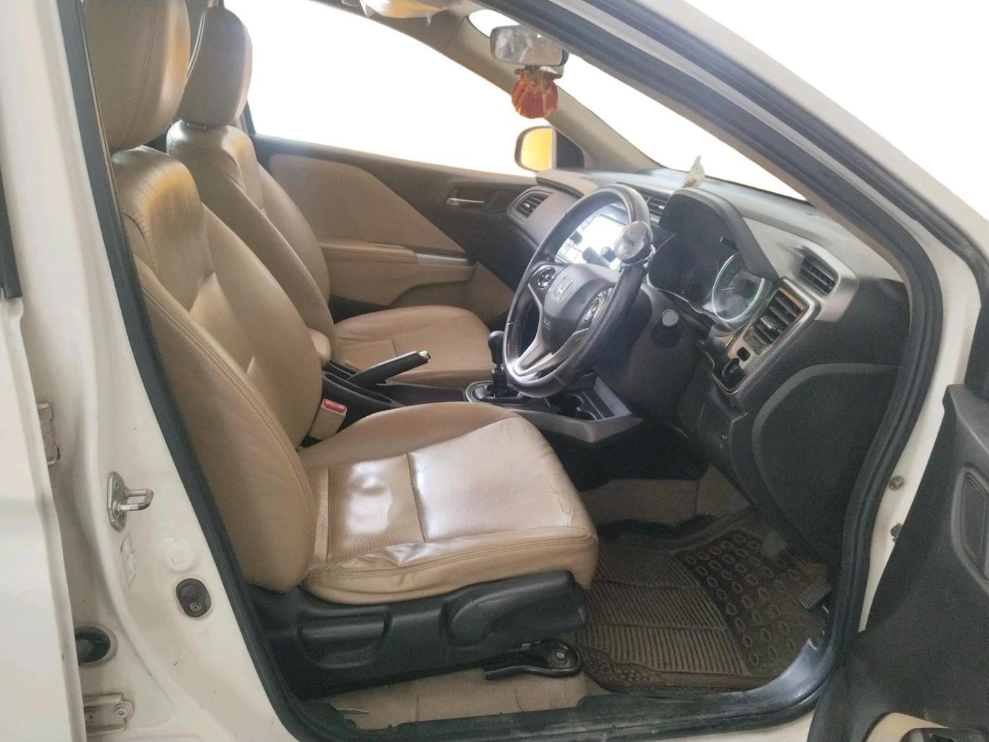 2015 Honda City 1.5L I-VTEC VX, Petrol, Manual, 1,64,415 km, interior