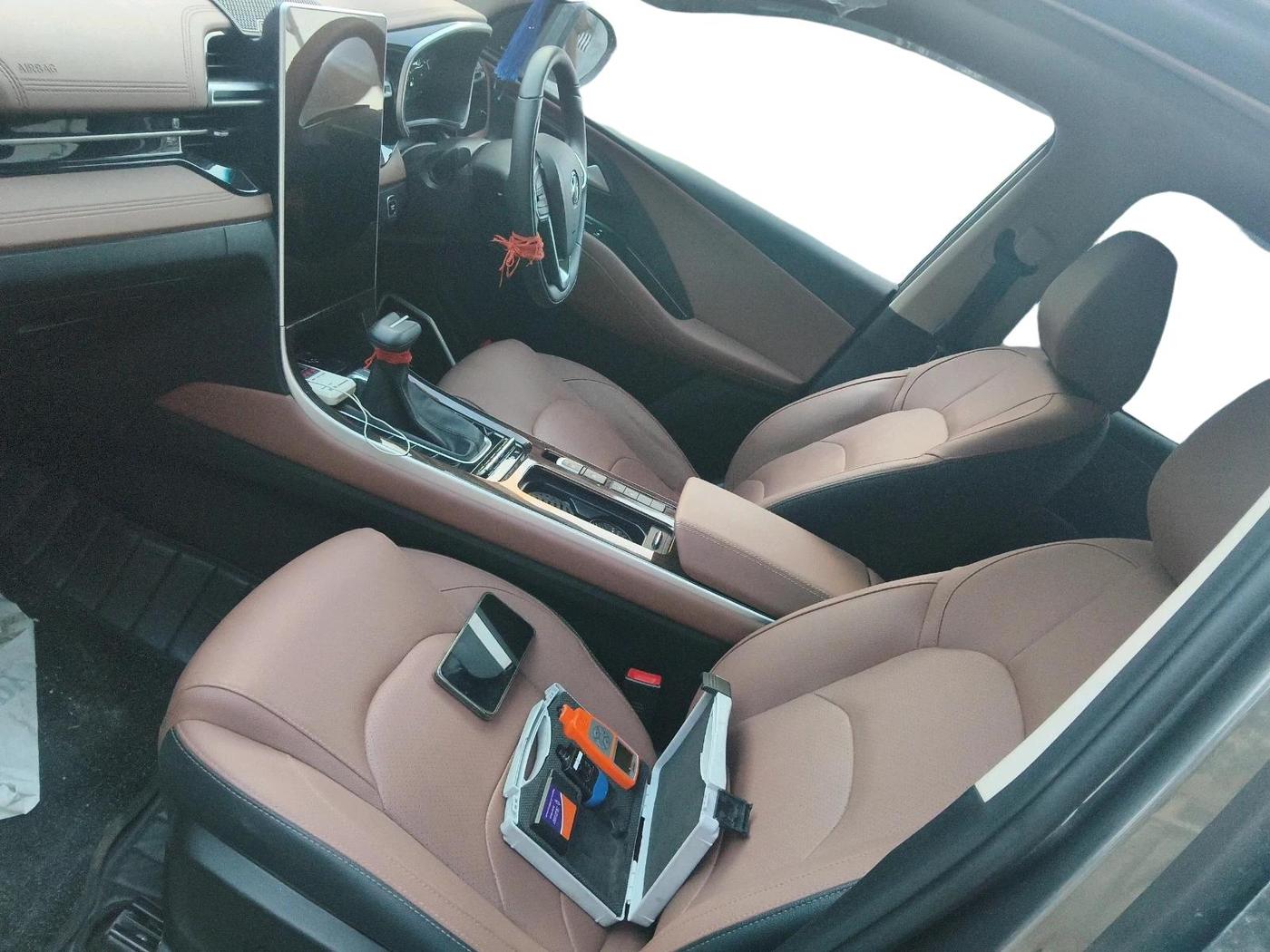 2025 MG HECTOR PLUS SHARP PRO 1.5 PETROL TURBO CVT 7 STR, Petrol, Automatic, 10,468 km, interior