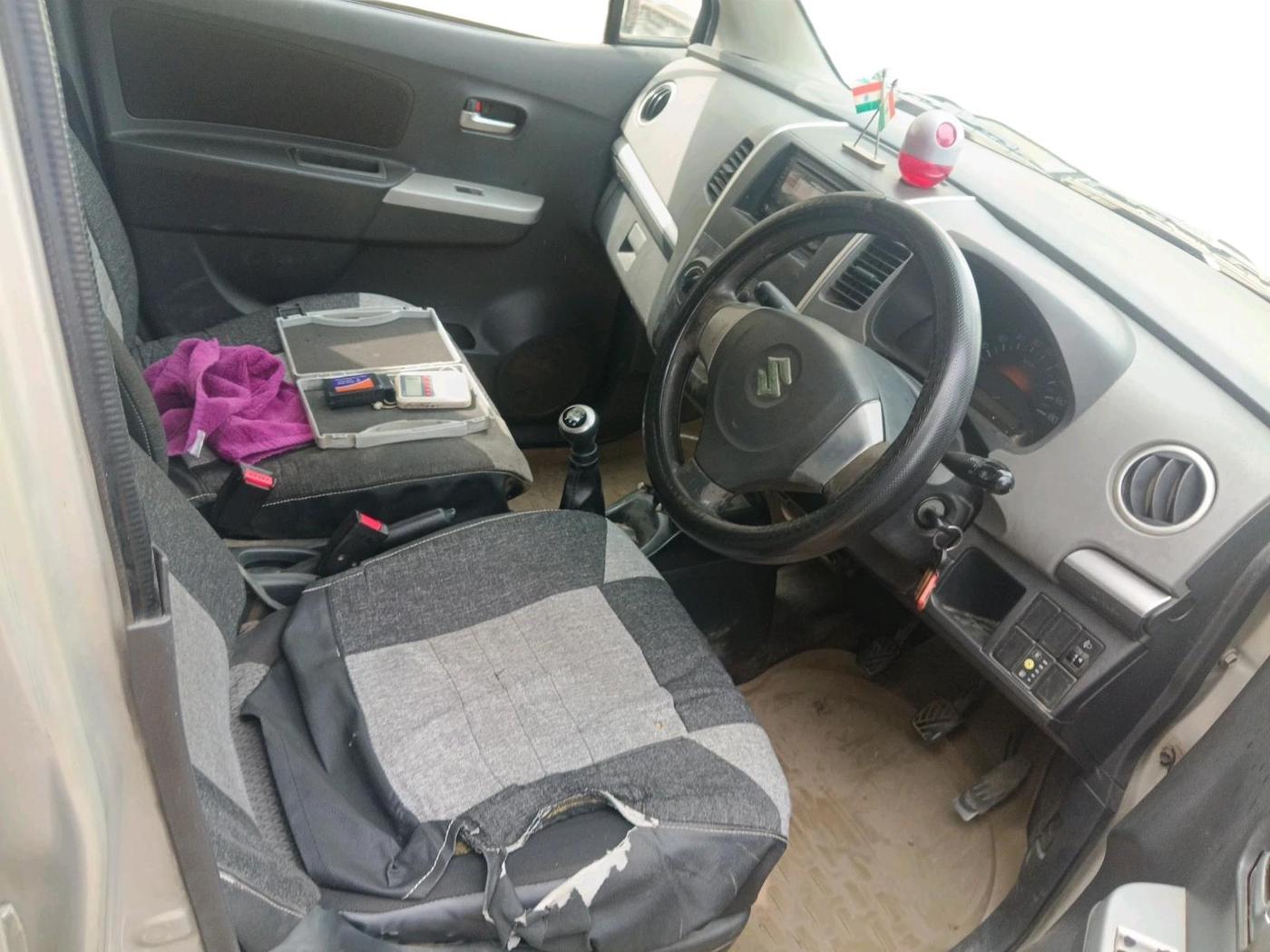 2012 Maruti Wagon R 1.0 LXI CNG, CNG, Manual, 2,89,234 km, interior