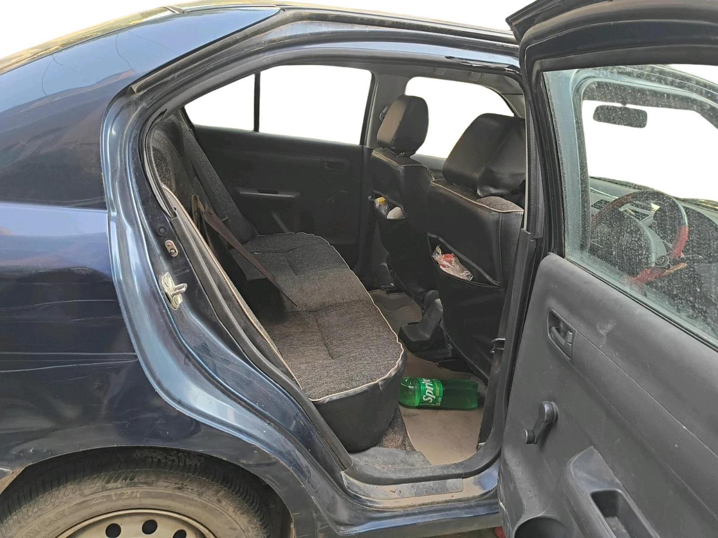 2011 Maruti Swift Dzire LXI, CNG, Manual, 1,89,833 km, interior