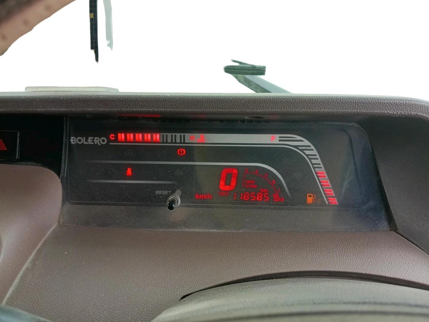 2016 Mahindra Bolero SLX BS IV, Diesel, Manual, 1,18,585 km, interior