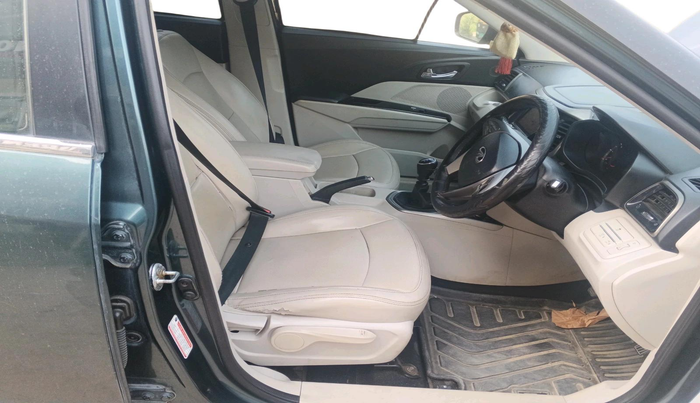 2019 Mahindra XUV300 W8 (O) 1.5 DIESEL, Diesel, Manual, 1,67,759 km, interior