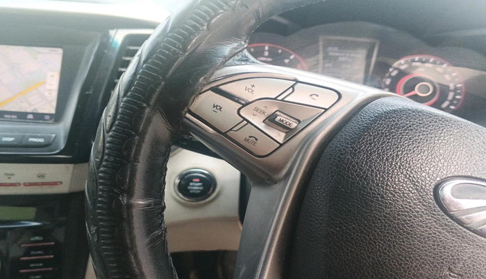 2019 Mahindra XUV300 W8 (O) 1.5 DIESEL, Diesel, Manual, 1,67,759 km, interior