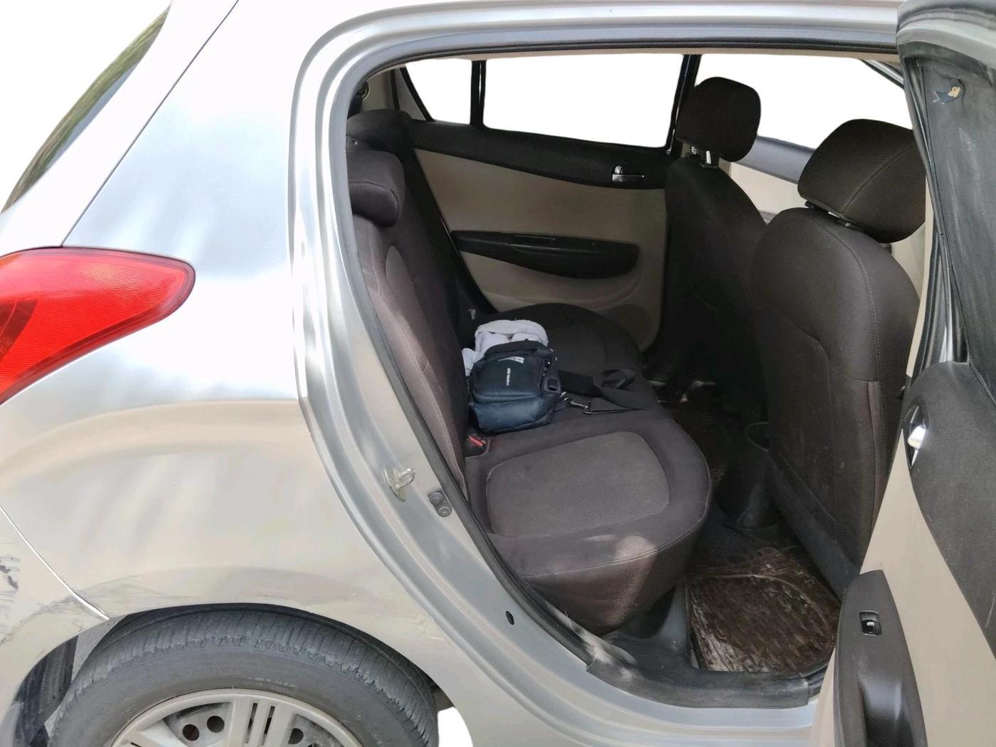 2012 Hyundai i20 SPORTZ 1.4 AT, Petrol, Automatic, 66,710 km, interior