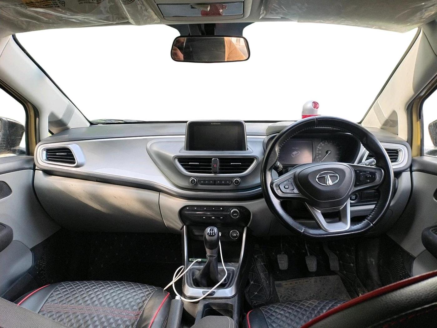 2020 Tata ALTROZ XZ PETROL, Petrol, Manual, 32,996 km, interior