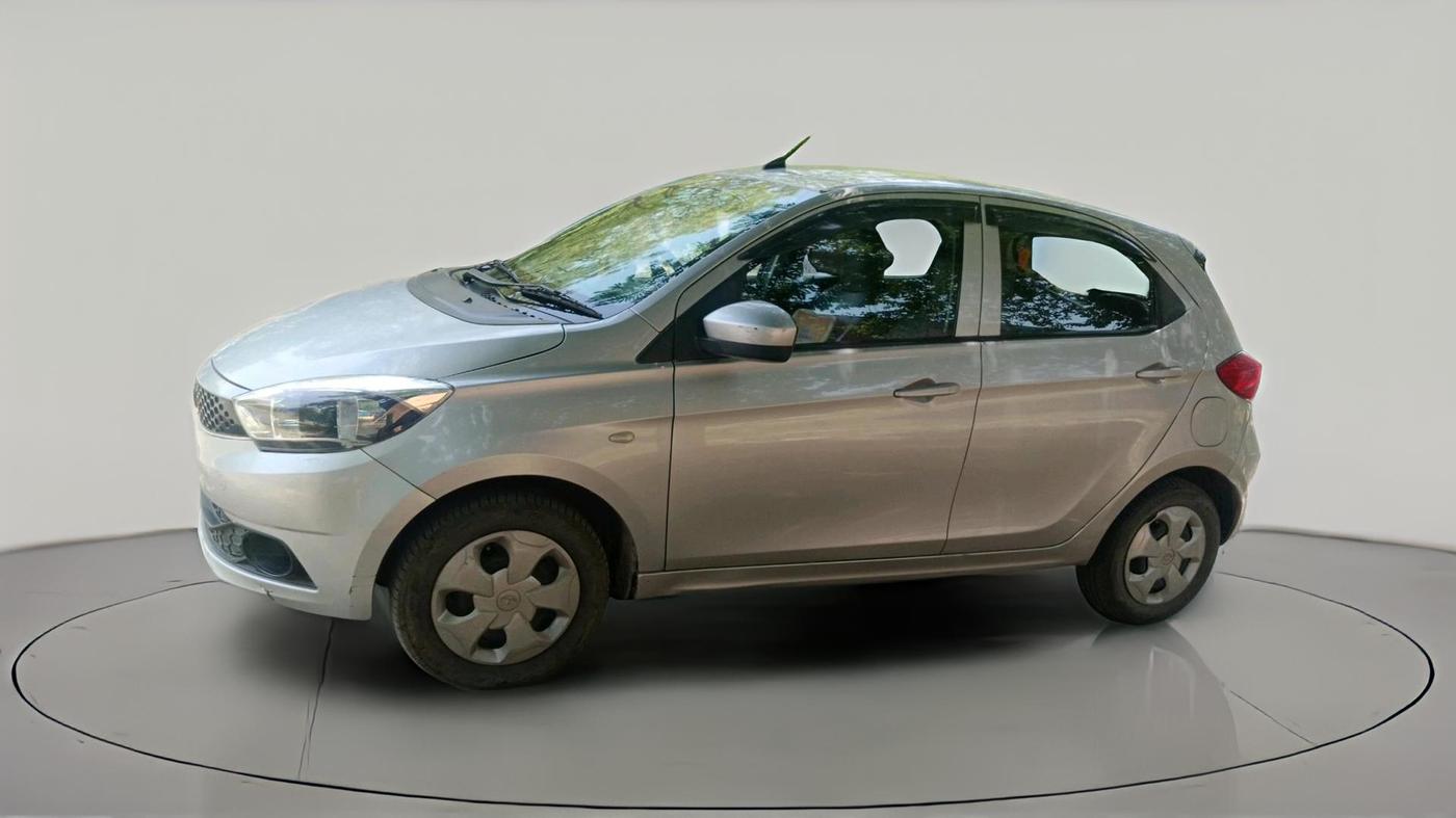 2018 Tata Tiago XT PETROL, Petrol, Manual, 1,18,725 km, exterior