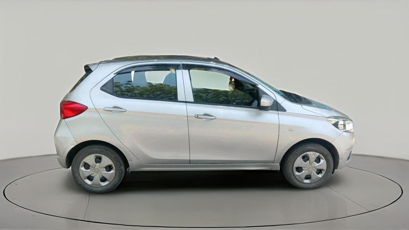2018 Tata Tiago XT PETROL, Petrol, Manual, 1,18,725 km, exterior
