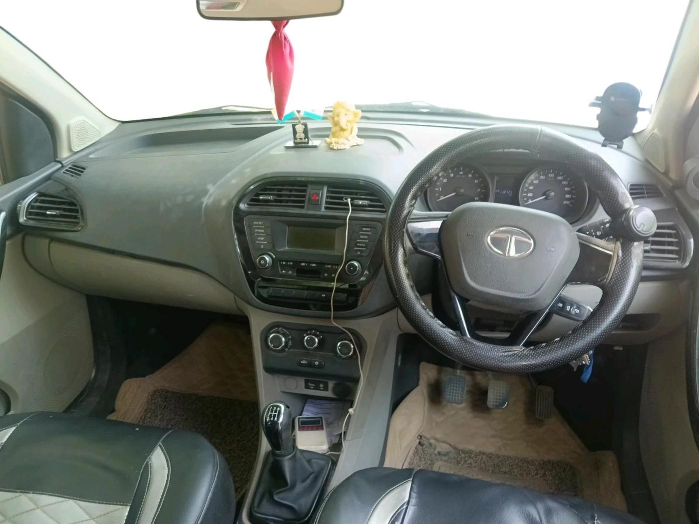 2018 Tata Tiago XT PETROL, Petrol, Manual, 1,18,725 km, interior
