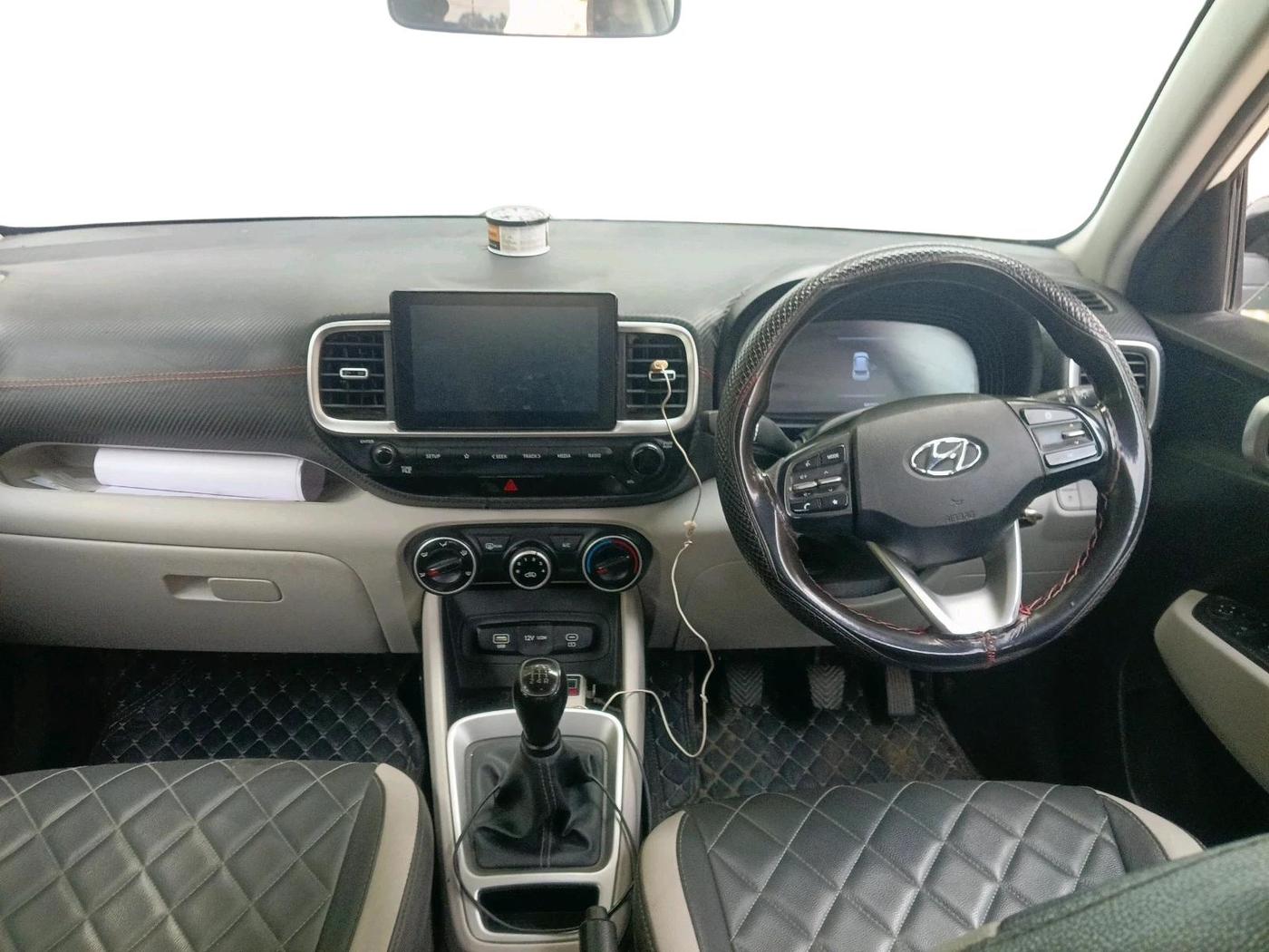 2023 Hyundai VENUE S(O) 1.2, Petrol, Manual, 55,797 km, interior