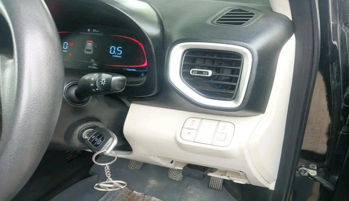 2023 Hyundai VENUE S 1.2, Petrol, Manual, 31,135 km, interior