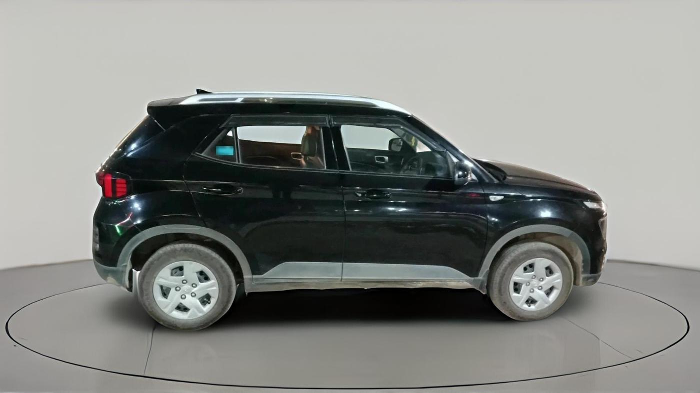 2022 Hyundai VENUE S 1.2, Petrol, Manual, 58,944 km, exterior