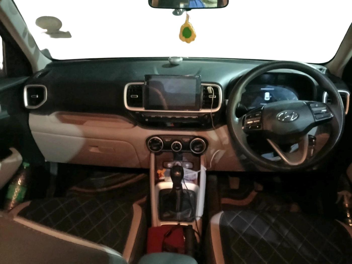 2022 Hyundai VENUE S 1.2, Petrol, Manual, 58,944 km, interior