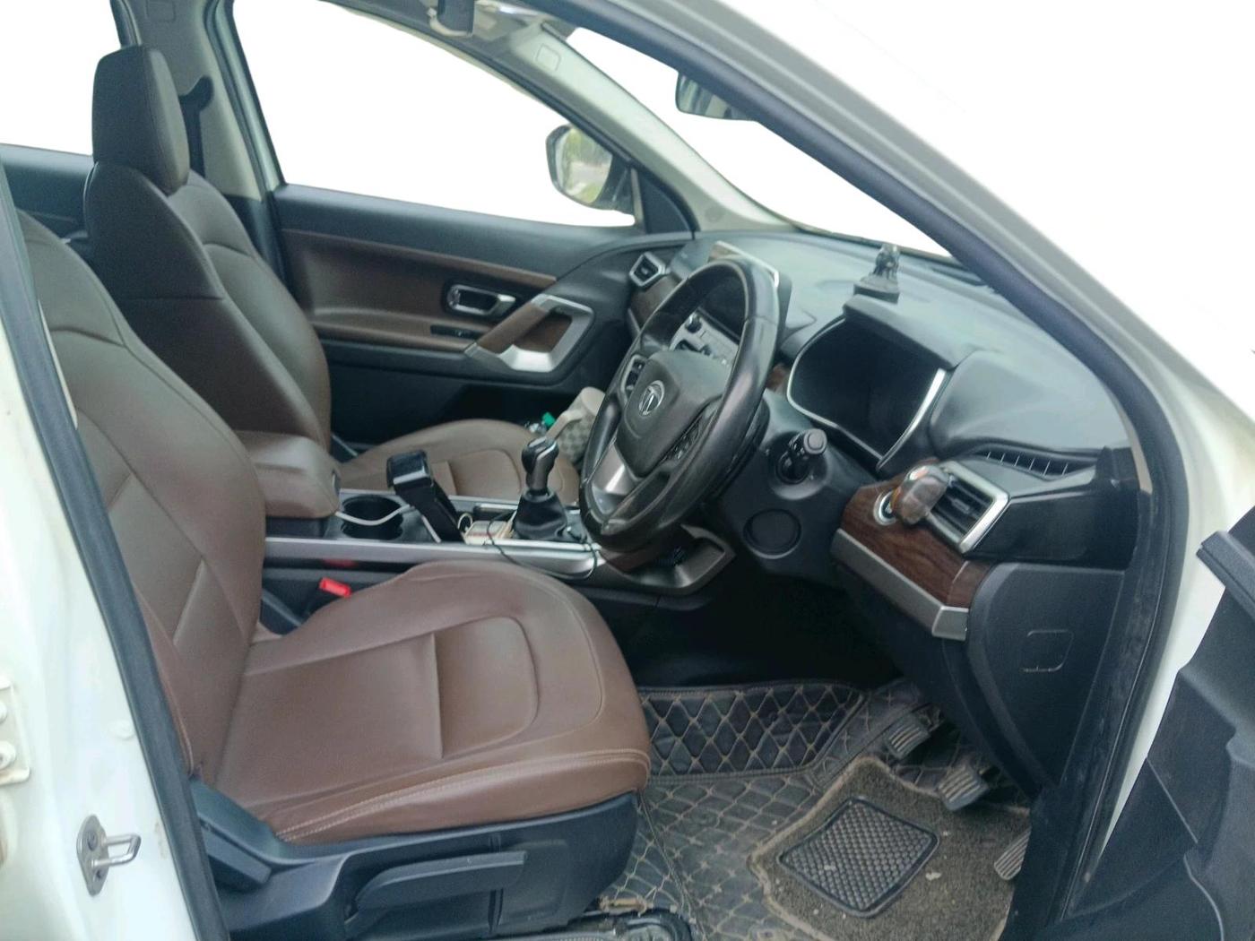 2019 Tata Harrier XZ 2.0L, Diesel, Manual, 1,03,076 km, interior