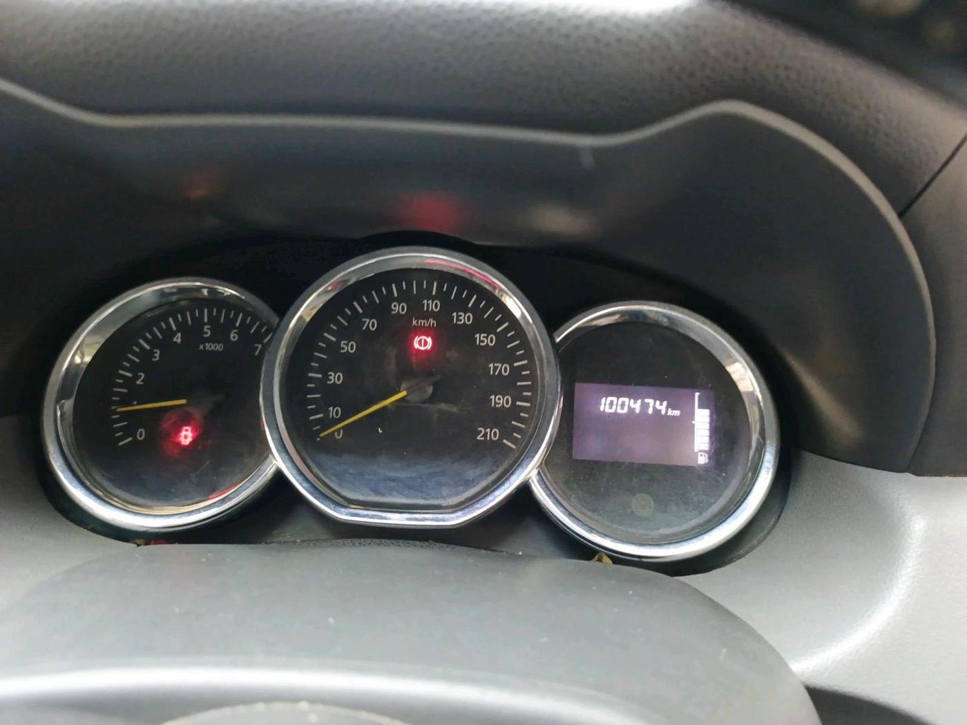 2017 Renault Duster 85 PS RXS MT DIESEL, Diesel, Manual, 1,00,474 km, interior