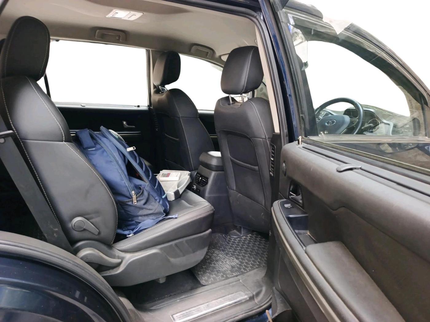 2017 Tata Hexa XT 4X2 6 STR, Diesel, Manual, 1,82,936 km, interior