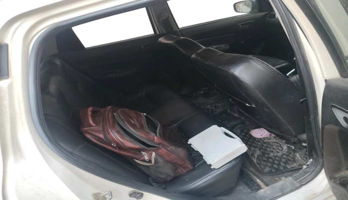 2019 Maruti Swift LXI, CNG, Manual, 42,609 km, interior