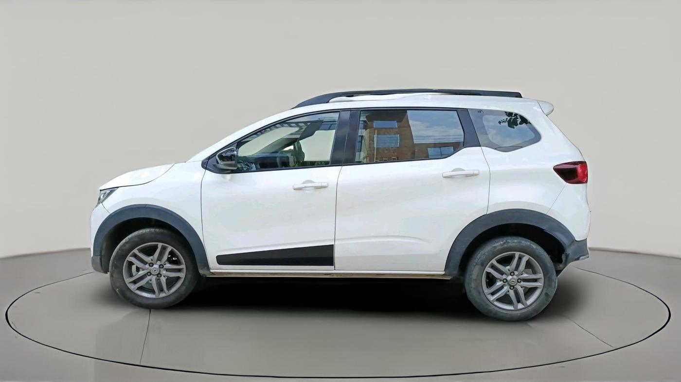 2022 Renault TRIBER RXZ, Petrol, Manual, 32,583 km, exterior