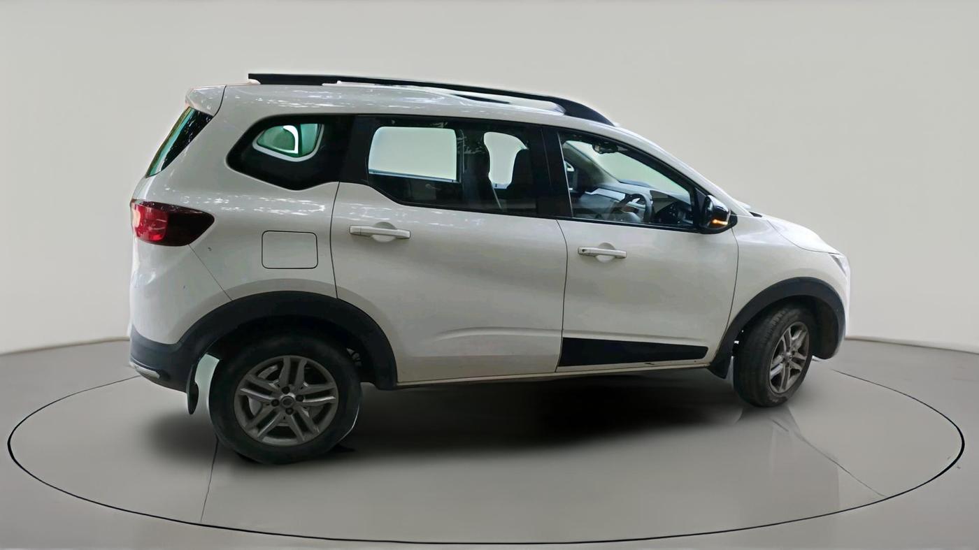 2022 Renault TRIBER RXZ, Petrol, Manual, 32,583 km, exterior
