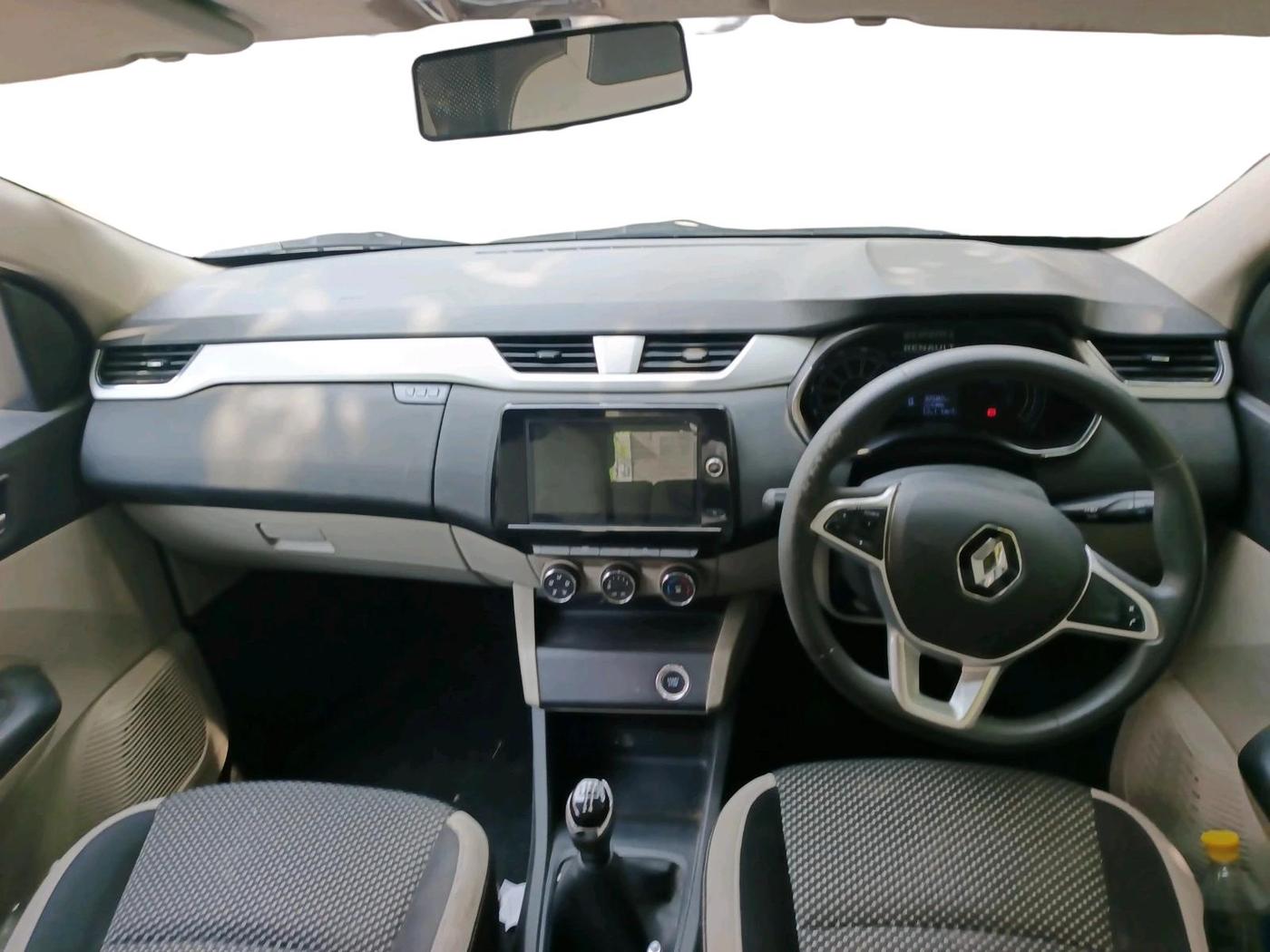 2022 Renault TRIBER RXZ, Petrol, Manual, 32,583 km, interior